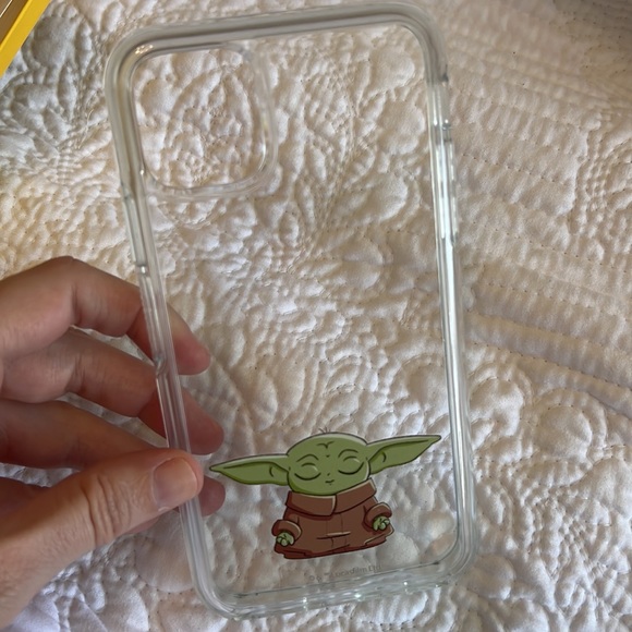 NWT Otterbox 11 Pro Max Baby Yoda phone case - Picture 2 of 2